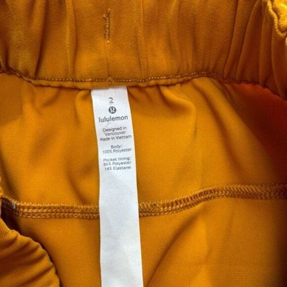 Lululemon On the Fly 7/8 Pant Woven Fools Gold Women’s Size 2 - Picture 5 of 9